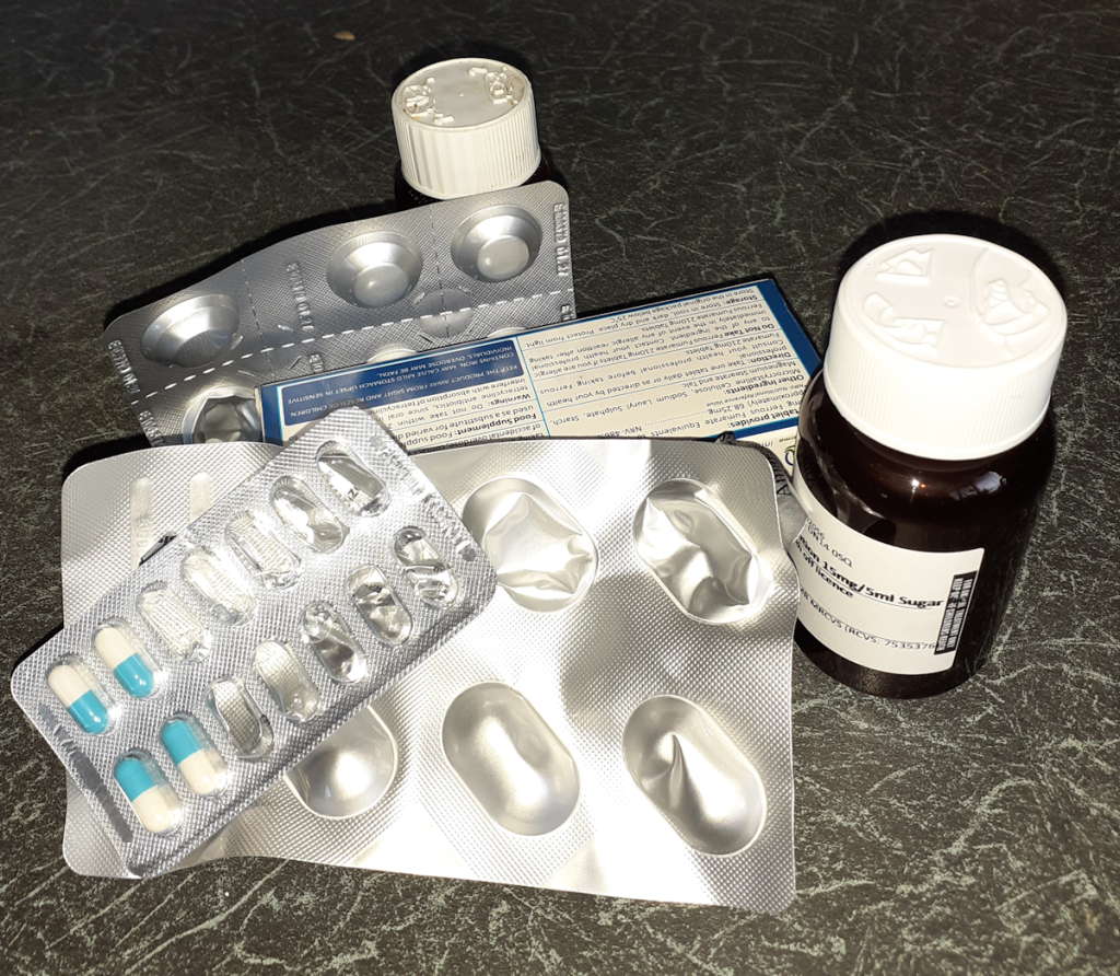 Tablet bottles and blister packs